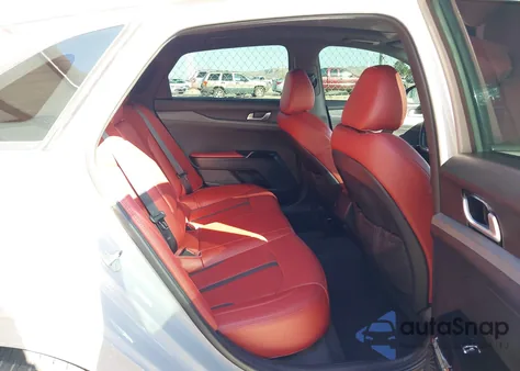 2024 Kia K5 Gt-Line z USA, uszkodzony, nr VIN 5XXG64J22RG266328